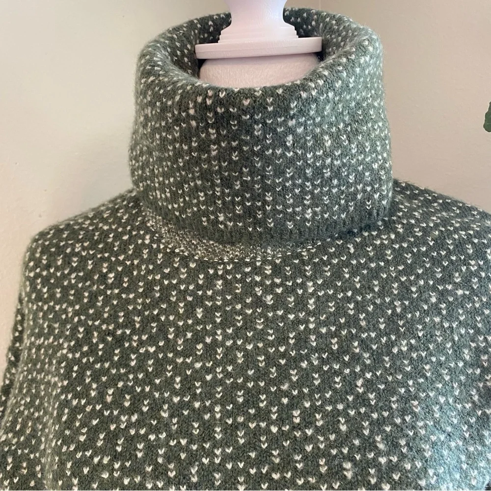 Madewell Womens Oversized Turtleneck Sweater Dress in Geo Print Green,‎ size XS - Picture 6 of 13